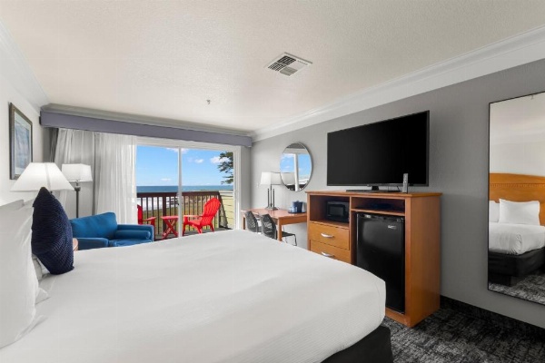 Beachcomber Motel image 14