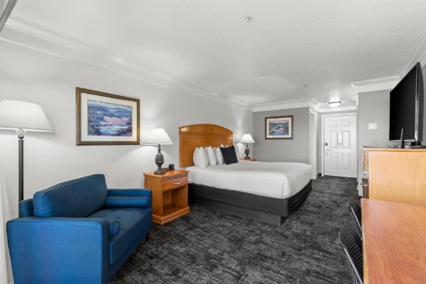 Beachcomber Motel image 16