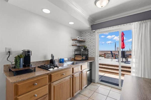 Beachcomber Motel image 44