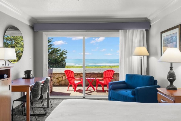 Beachcomber Motel image 6