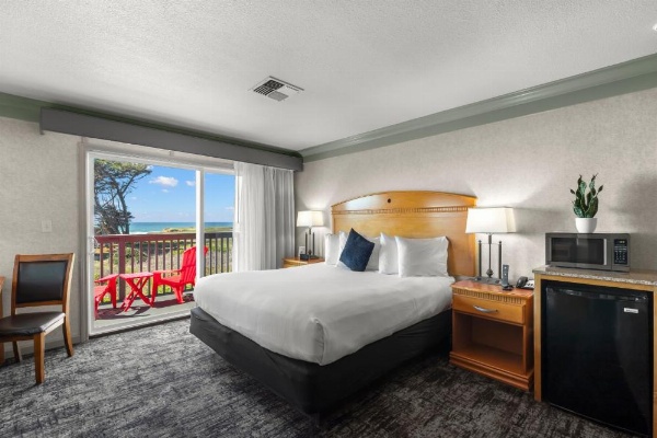 Beachcomber Motel image 61