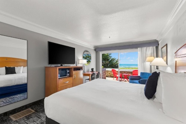 Beachcomber Motel image 9